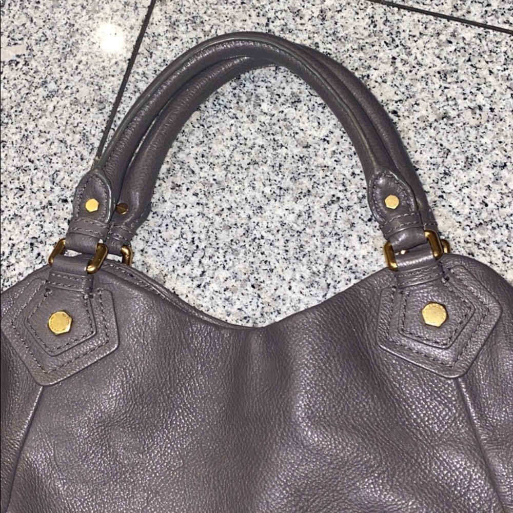 Marc by Marc Jacob’s gray handbag w/ gold hardware - Picture 2 of 9